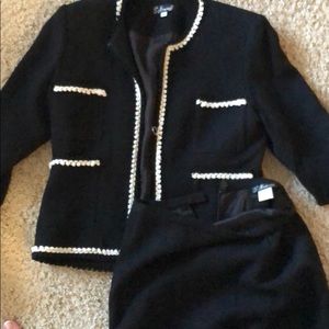 Suit 2 pc. 2p for skirt and 4 jacket